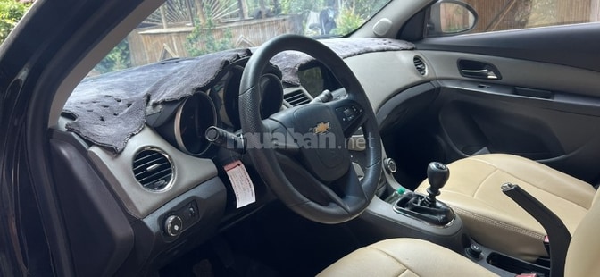 Chevrolet Cruze LS 2014 màu đen - Xe gia đình sử dụng - Odo 90.000km