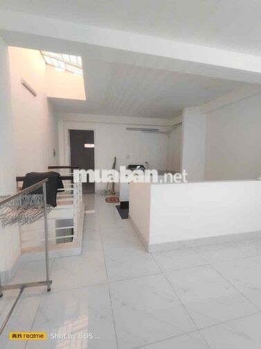 Nhà 1 Trệt 2 Lầu 3pn 2wc có SThượng QL13 HBP 11triệu
