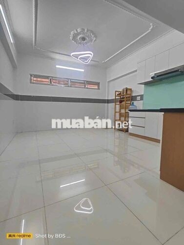 Nhà 1 Trệt 2 Lầu 3pn 2wc có SThượng QL13 HBP 11triệu