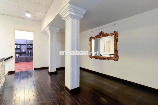 BIỆT THỰ MINI - Nguyễn Trọng Tuyển, P8, PN - Sàn Suốt 4 Tầng, Sân Rộng