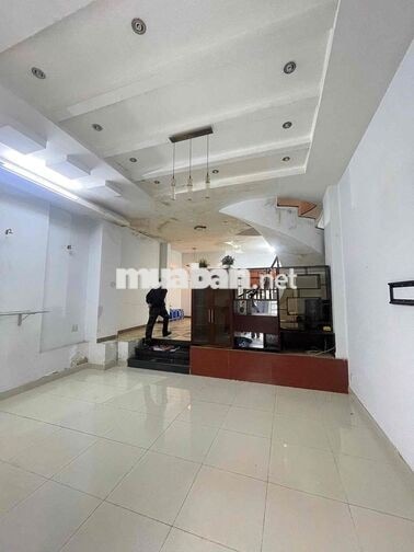 CHO THUÊ HẺM XE HƠI SÁT MT - TRỆT 4 LẦU - CẢI TẠO 9P CỌC 3TT1 -