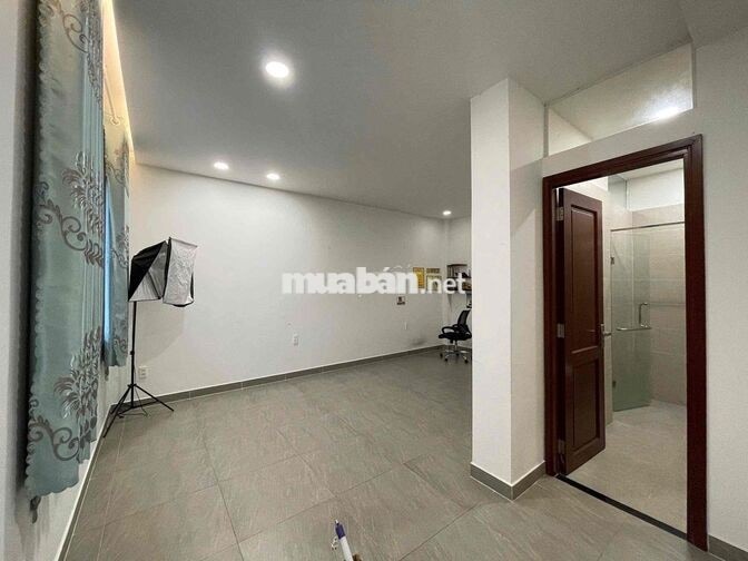 Cho thuê văn phòng kdt Vạn Phúc full nội thất 25m2 5,5tr