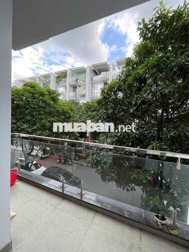 Cho thuê văn phòng kdt Vạn Phúc full nội thất 25m2 5,5tr