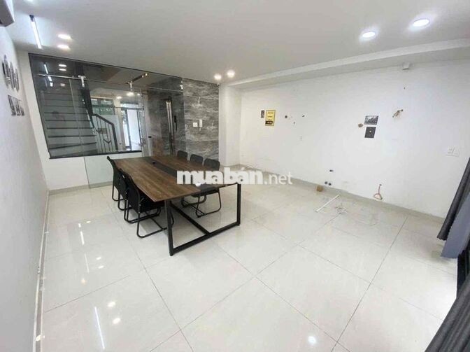 Cho thuê văn phòng tầng trệt kdt Vạn Phúc 5x21m full nt 13tr