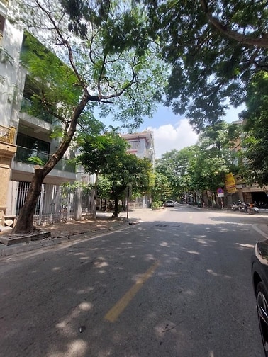 Bán gấp phân lô 2 mặt phố Đỗ Quang-Cầu Giấy-52M2-Ô tô- nhỉnh 25 tỷ