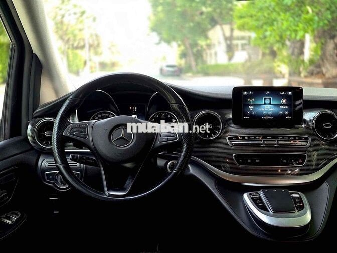 Mercedes V250 Luxury 2021 màu Đen cty 1 chủ đẹp