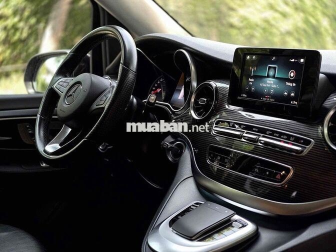 Mercedes V250 Luxury 2021 màu Đen cty 1 chủ đẹp