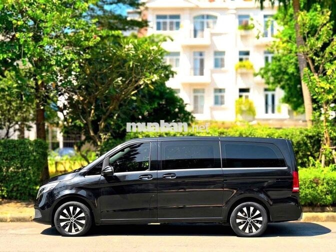 Mercedes V250 Luxury 2021 màu Đen cty 1 chủ đẹp