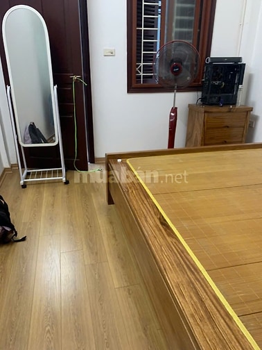 Cho thuê nhà 562 phố Thụy Khuê 120m,3 tầng 3 ngủ giá 10 triệu/ tháng