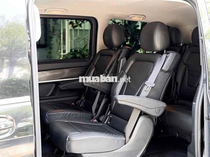 Mercedes V250 Luxury 2021 màu Đen cty 1 chủ đẹp