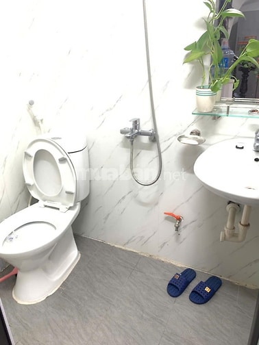 Cho thuê nhà 562 phố Thụy Khuê 120m,3 tầng 3 ngủ giá 10 triệu/ tháng