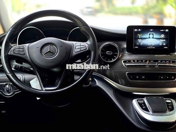 Mercedes V250 Luxury 2021 màu Đen cty 1 chủ đẹp