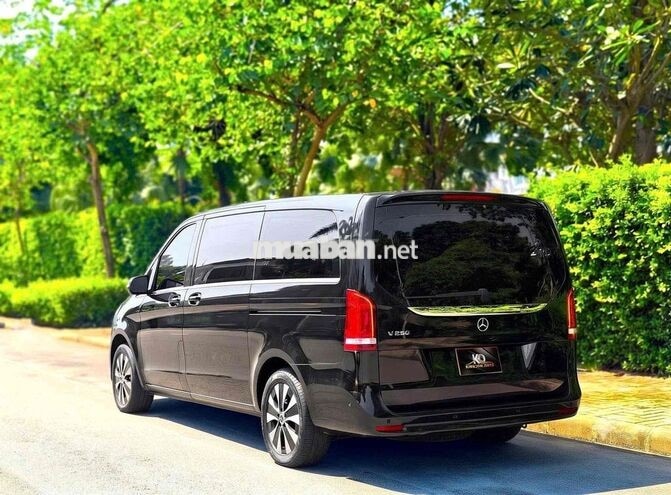 Mercedes V250 Luxury 2021 màu Đen cty 1 chủ đẹp