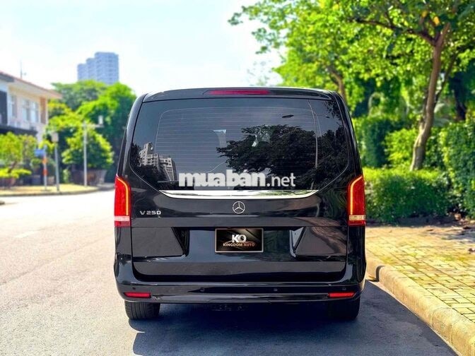 Mercedes V250 Luxury 2021 màu Đen cty 1 chủ đẹp