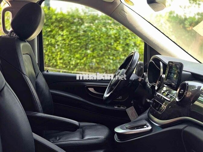Mercedes V250 Luxury 2021 màu Đen cty 1 chủ đẹp