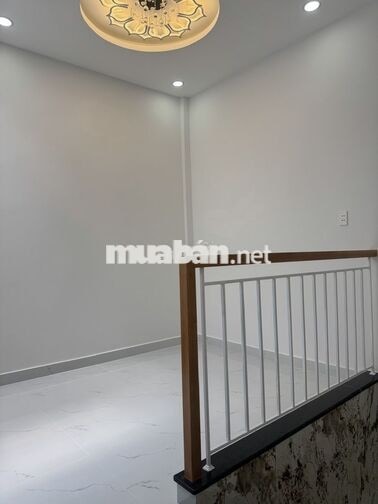 NHÀ MỚI 3PN NGANG 6M SÂN 5M THOÁNG MÁT LẠC LONG QUÂN TB