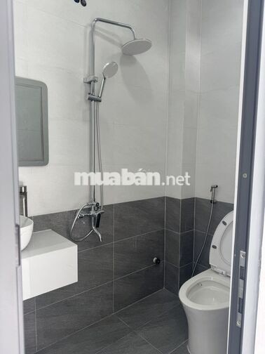 NHÀ MỚI 3PN NGANG 6M SÂN 5M THOÁNG MÁT LẠC LONG QUÂN TB