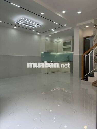 NHÀ MỚI 3PN NGANG 6M SÂN 5M THOÁNG MÁT LẠC LONG QUÂN TB