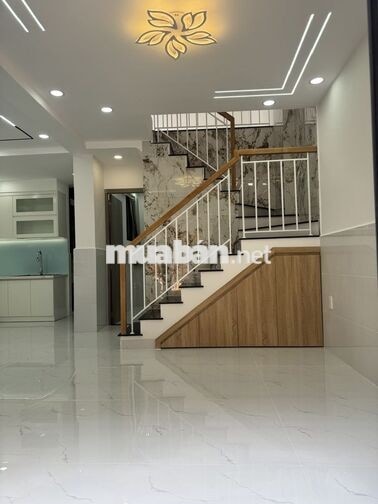 NHÀ MỚI 3PN NGANG 6M SÂN 5M THOÁNG MÁT LẠC LONG QUÂN TB