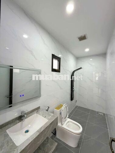 Bán nhà 5x19 mới xây ngay Khu Du Lịch Sơn Tiên 700tr vô ở ngay.