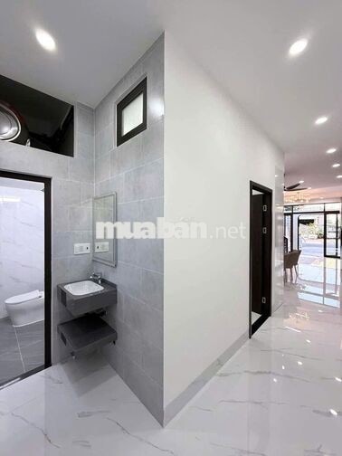 Bán nhà 5x19 mới xây ngay Khu Du Lịch Sơn Tiên 700tr vô ở ngay.