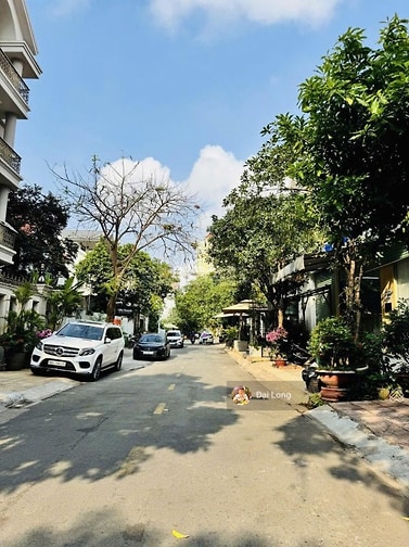 Chỉ 240 triệu/m2 sở hữu ngay nhà ngang 10 mét, hầm 3 tầng KĐT APAK.
