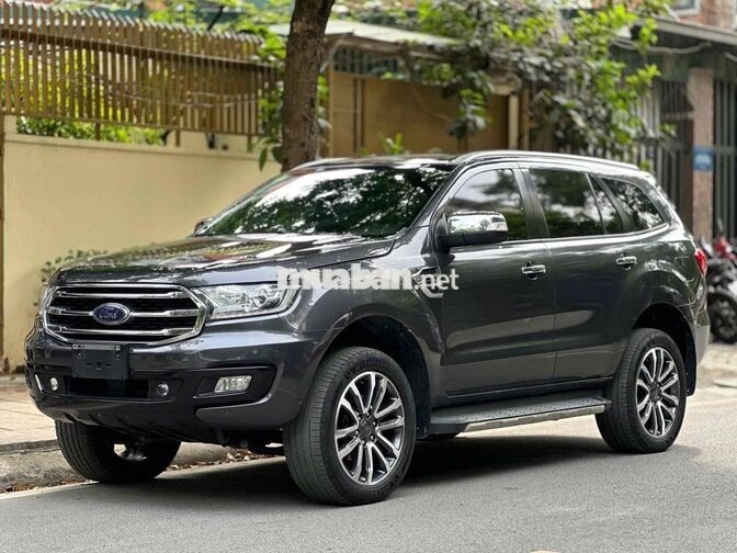Ford Everest Titanium 4WD Xám 7 chỗ Tự động
