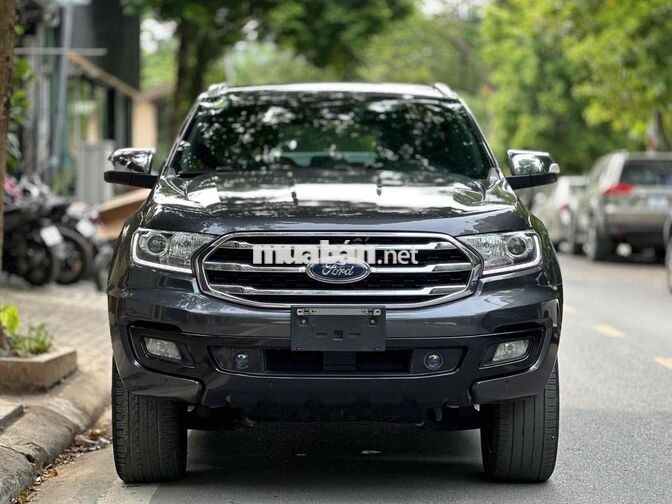 Ford Everest Titanium 4WD Xám 7 chỗ Tự động