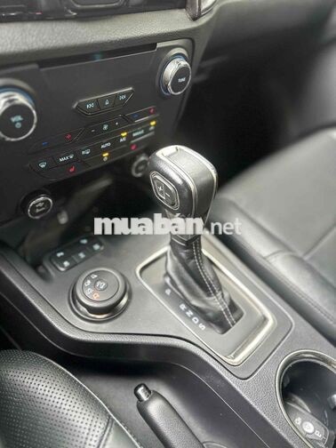 Ford Everest Titanium 4WD Xám 7 chỗ Tự động
