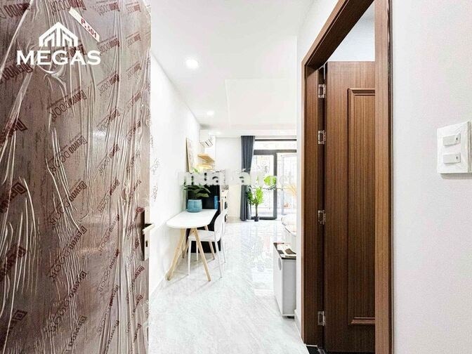 STUDIO 40m2 BAN CÔNG THOÁNG FULL NỘI THẤT NGAY TRUNG TÂM QUẬN 7