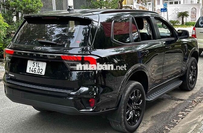 Ford Everest Sport 2024 2.0 Tự động Đen