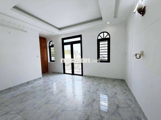 Đường số 22 Lê Văn Quới. (4pn, 5wc). hẻm xe hơi. Dtsd 216m2