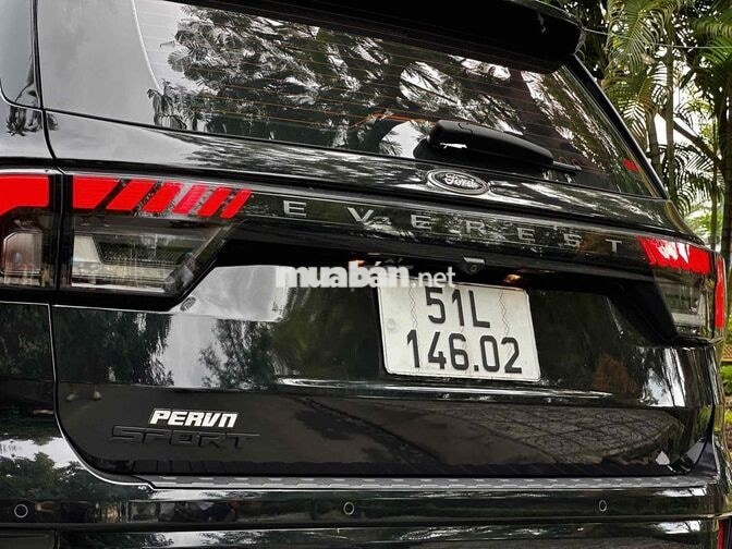 Ford Everest Sport 2024 2.0 Tự động Đen