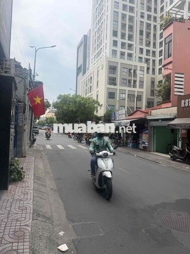 Nguyên Căn Mặt Tiền Nguyễn Trọng Tuyển Ngay Học viện Hàng Không