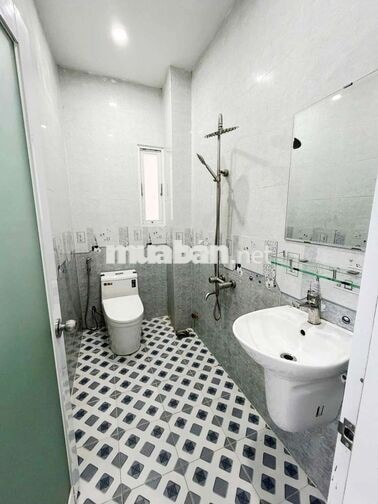 Đường số 22 Lê Văn Quới. (4pn, 5wc). hẻm xe hơi. Dtsd 216m2