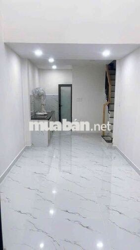 nhà đẹp mới ken 2 lầu 2 phòng ngủ 2vs vô ở liền kd online hay GĐ ở 