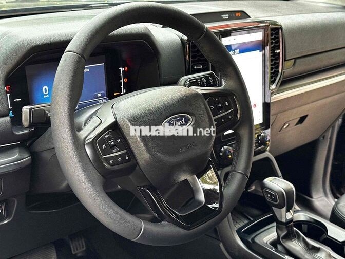 Ford Everest Sport 2024 2.0 Tự động Đen