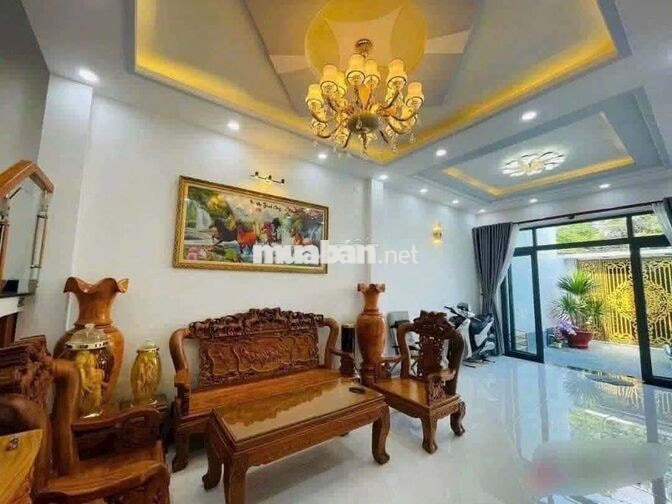 Giảm sốc từ 11tỷ chỉ còn 10tỷ!!!! cần bán nhà Linh Tây