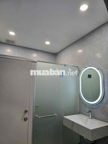 Chung cư mặt tiền Lầu 2 Phường Bến Thành Q1