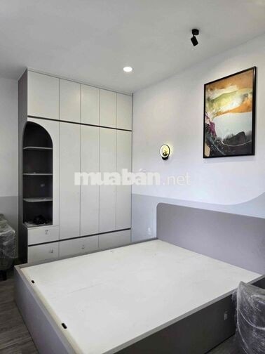 Chung cư mặt tiền Lầu 2 Phường Bến Thành Q1