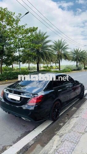 Mercedes-Benz C300 AMG 2019 Đen 1 chủ giữ gìn