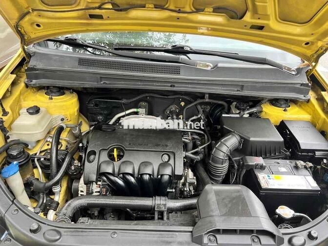 Kia Carens 1.6 MT 2010 Vàng 103.000 km