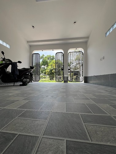 Nhà mới xây,ngã 3 MỸ HẠNH,giáp Tphcm 