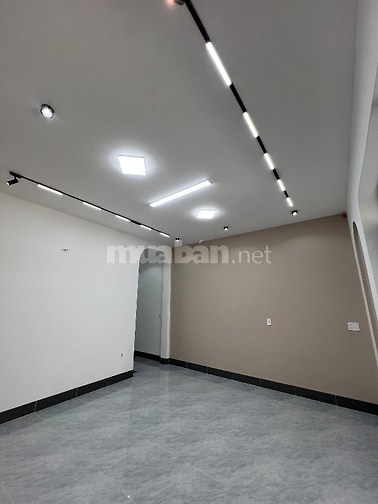 Nhà mới xây,ngã 3 MỸ HẠNH,giáp Tphcm 