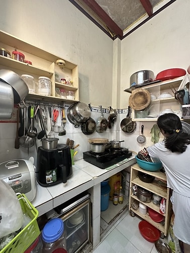 Bán nhà ngay Tân Hương, 6.5x6.7m hẻm 6m thông chỉ 4.4 tỷ 