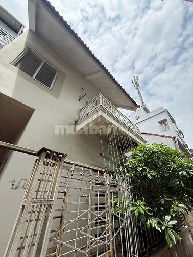  Cho thuê nhà 3 tầng rất đẹp tại mặt phố Tân Ấp, quận Ba Đình, giá 12t