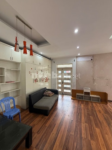  Cho thuê nhà 3 tầng rất đẹp tại mặt phố Tân Ấp, quận Ba Đình, giá 12t