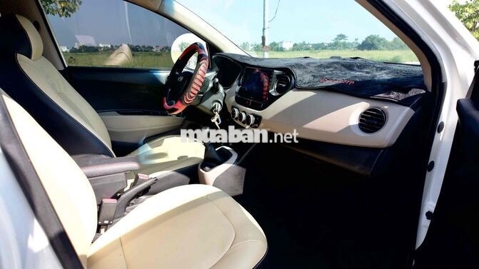 Hyundai i10 Sedan 2015 Trắng Xăng Số sàn
