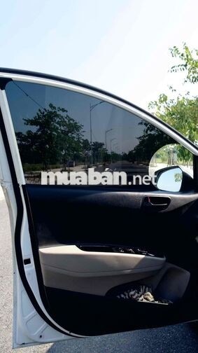 Hyundai i10 Sedan 2015 Trắng Xăng Số sàn
