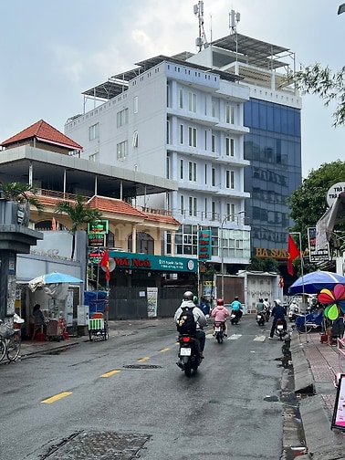 CHUYỂN NHƯỢNG TOÀ NHÀ HẦM + 6 TẦNG MẶT TIỀN 275 NGUYỄN VĂN ĐẬU - THU N